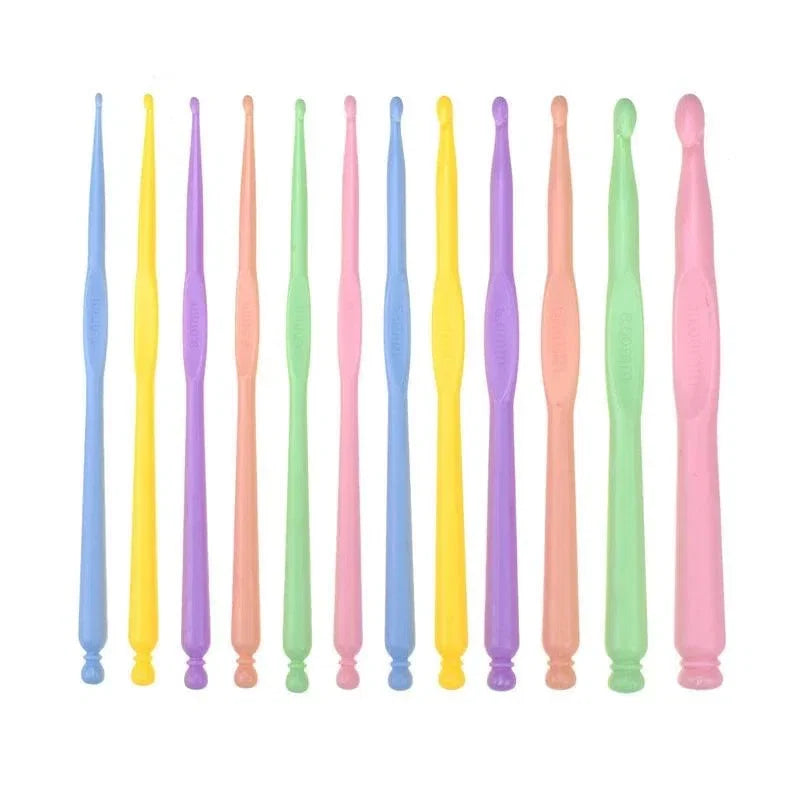 Eden Plastic Crochet Hook Set – 12 Sizes — CLIPRONS